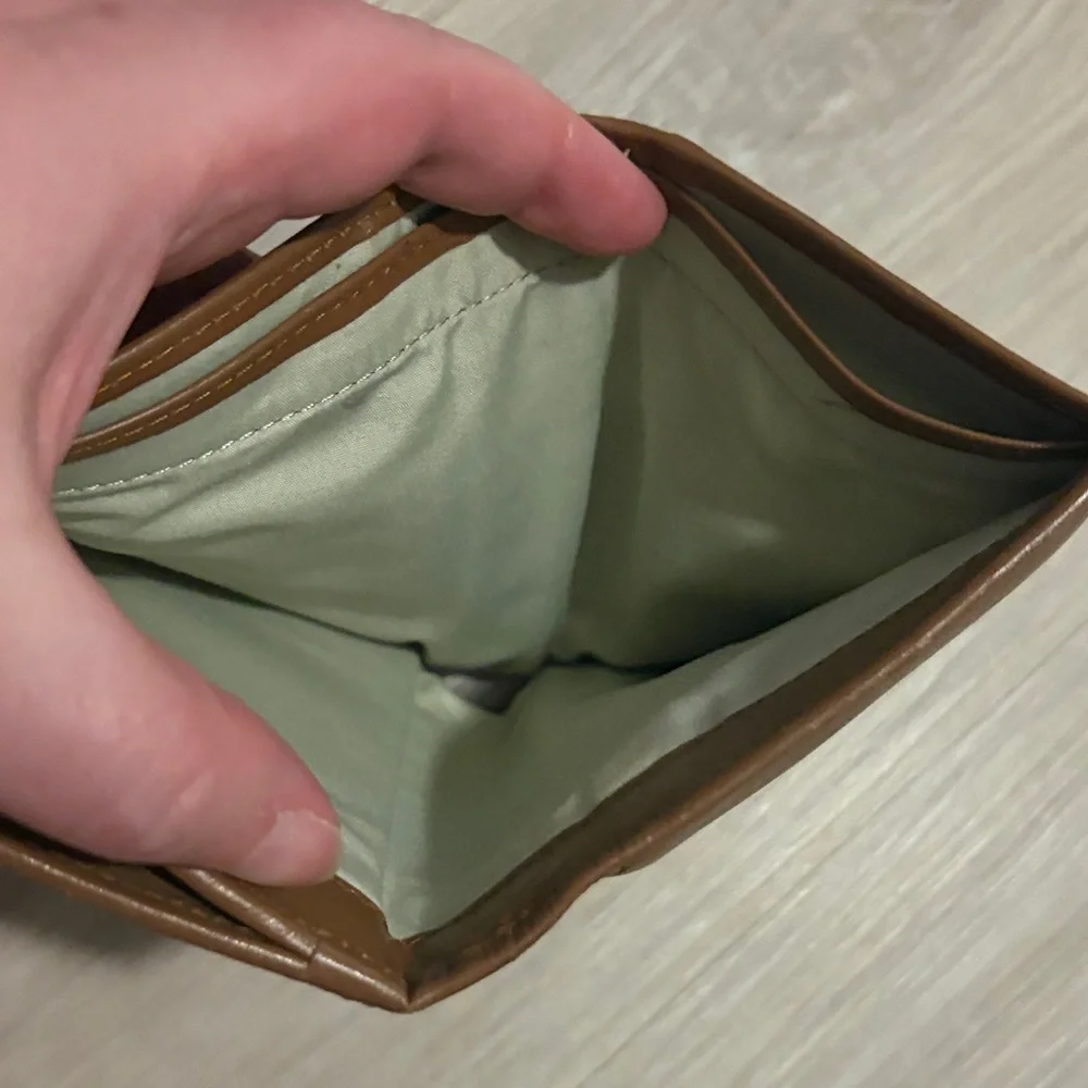 RADLEY LONDON Brown Leather Zip-Around Wallet with Gold Scottie Logo - Picture 5 of 6